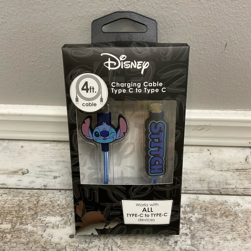 NWT Stitch charging cable type C to type C